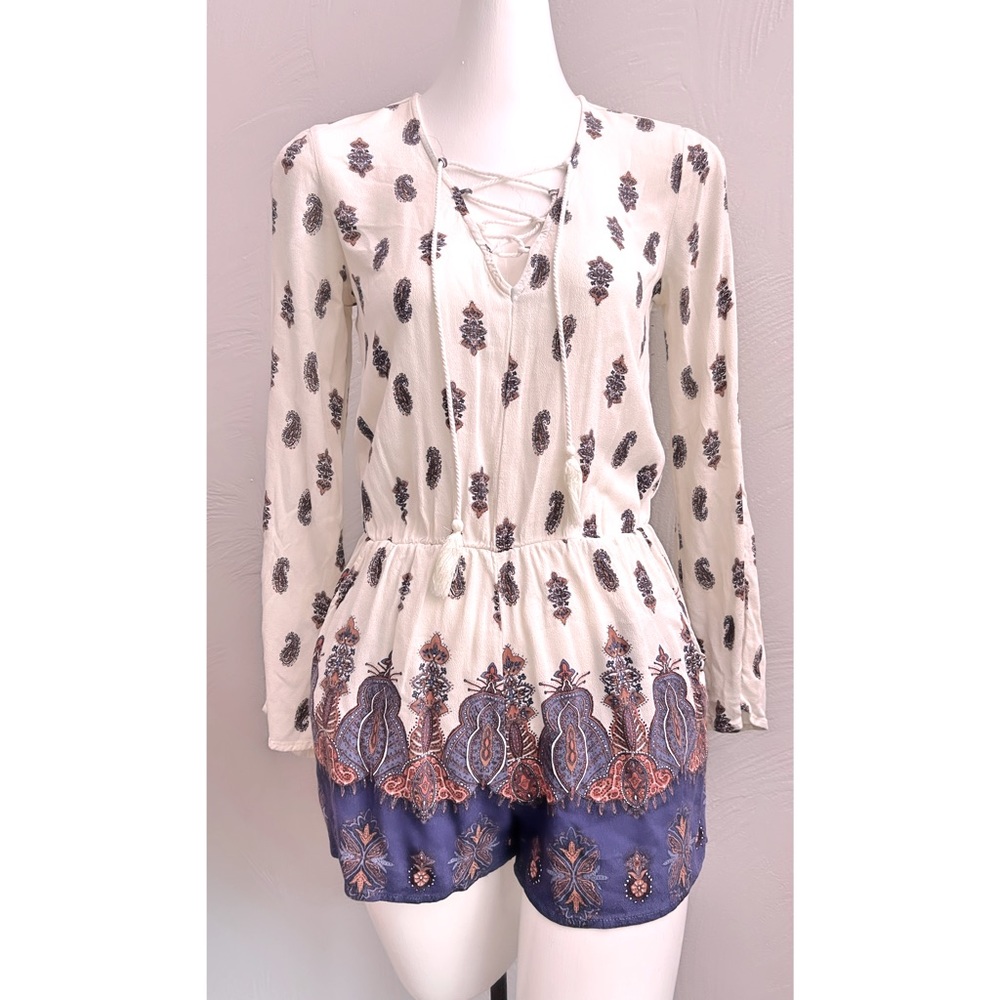 GUC Kendall & Kylie Romper Size XS Zip Up Back & Lace Front Minimal Wear